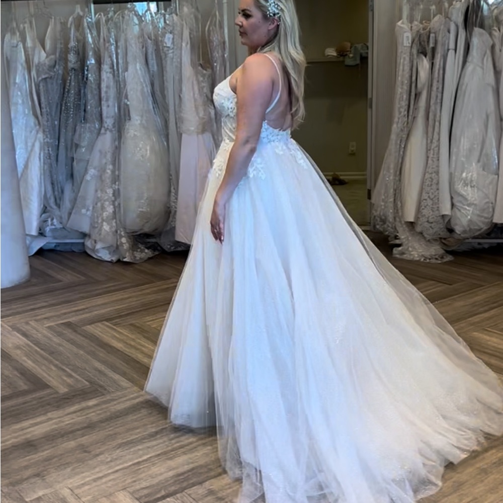 Hayley Paige “Isla” dress from her Blush Collection. Very Sparkly in person 😍
